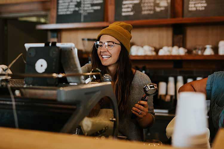 Mengambil Peluang Bisnis Kedai Kopi Yang Makin Populer