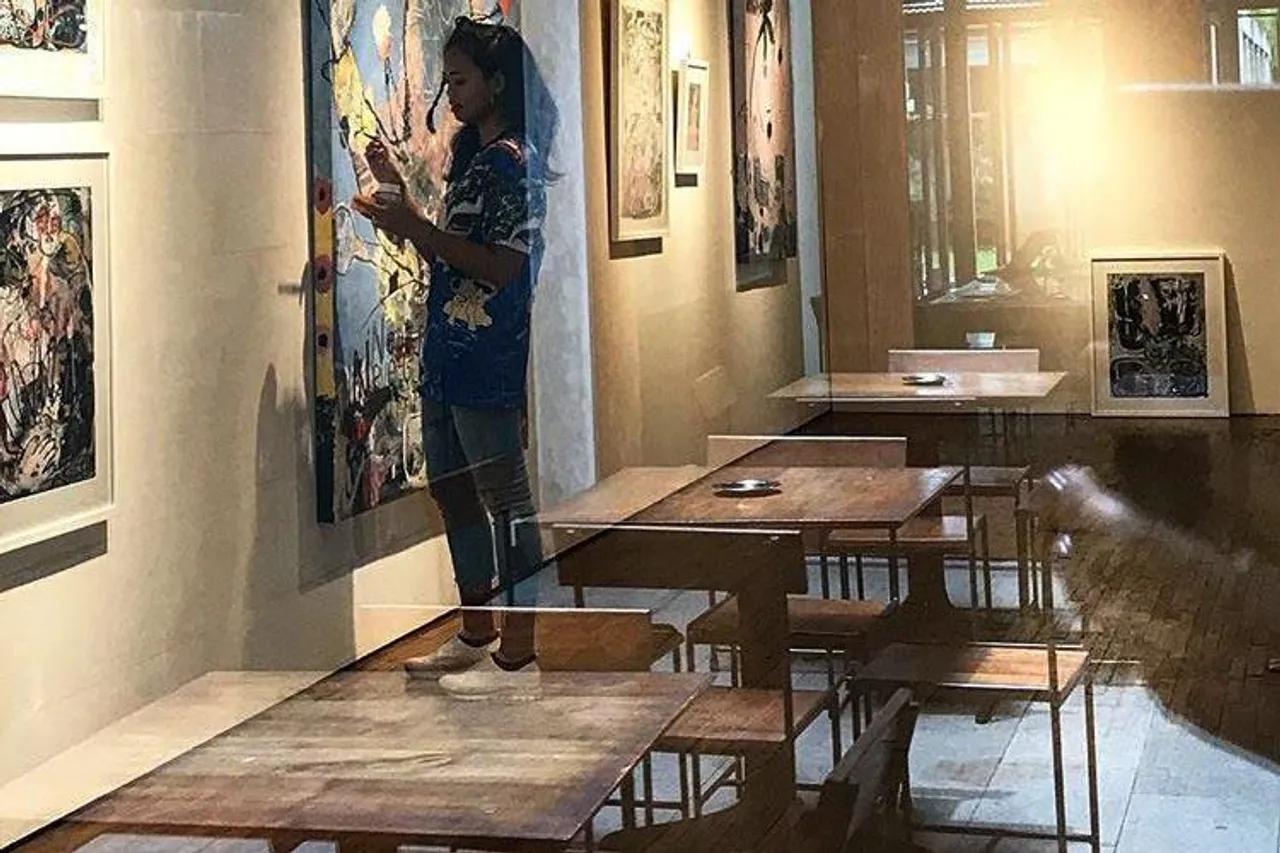 Dia Loe Gue: Tempat Nongkrong yang Bisa Sambil Belajar Seni