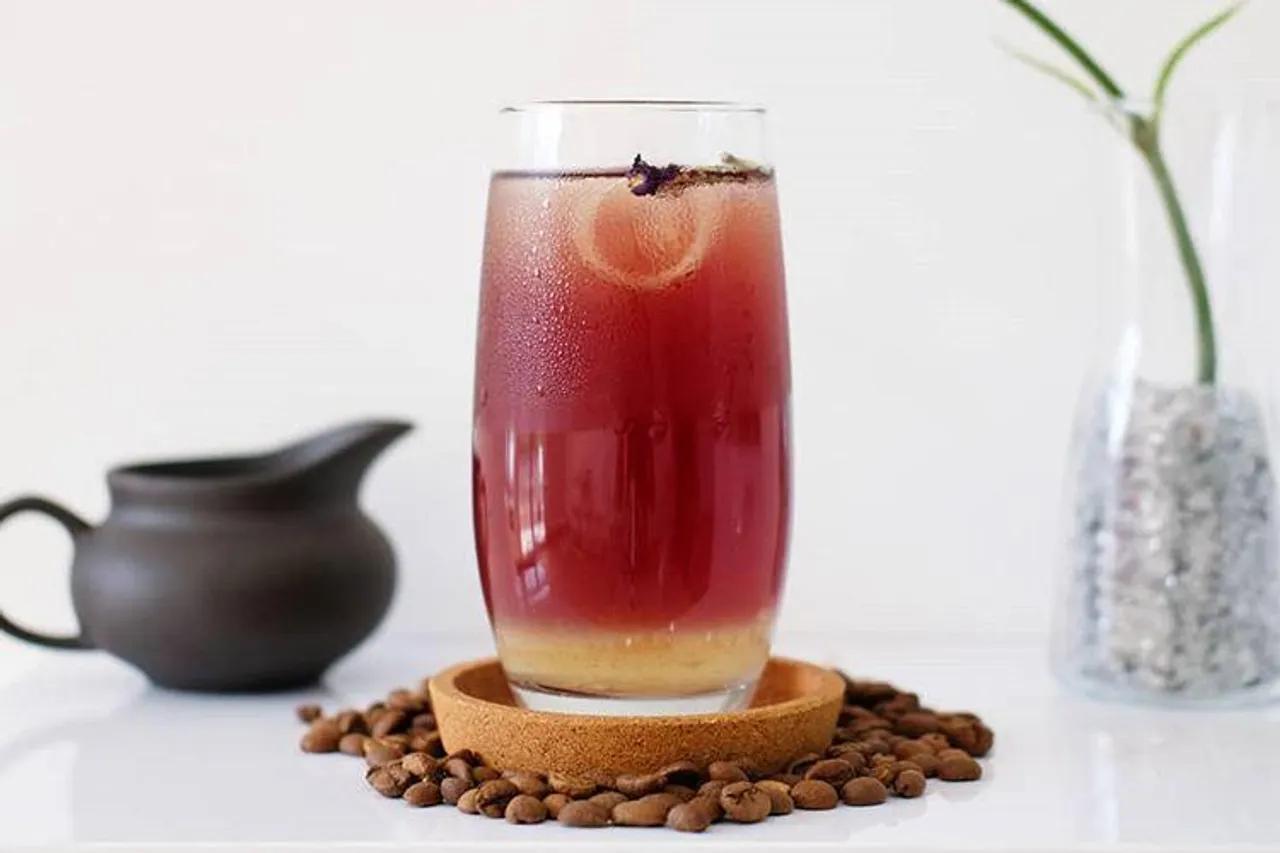 Nikmati Sajian Teh Handmade di Those Between Tea & Coffee