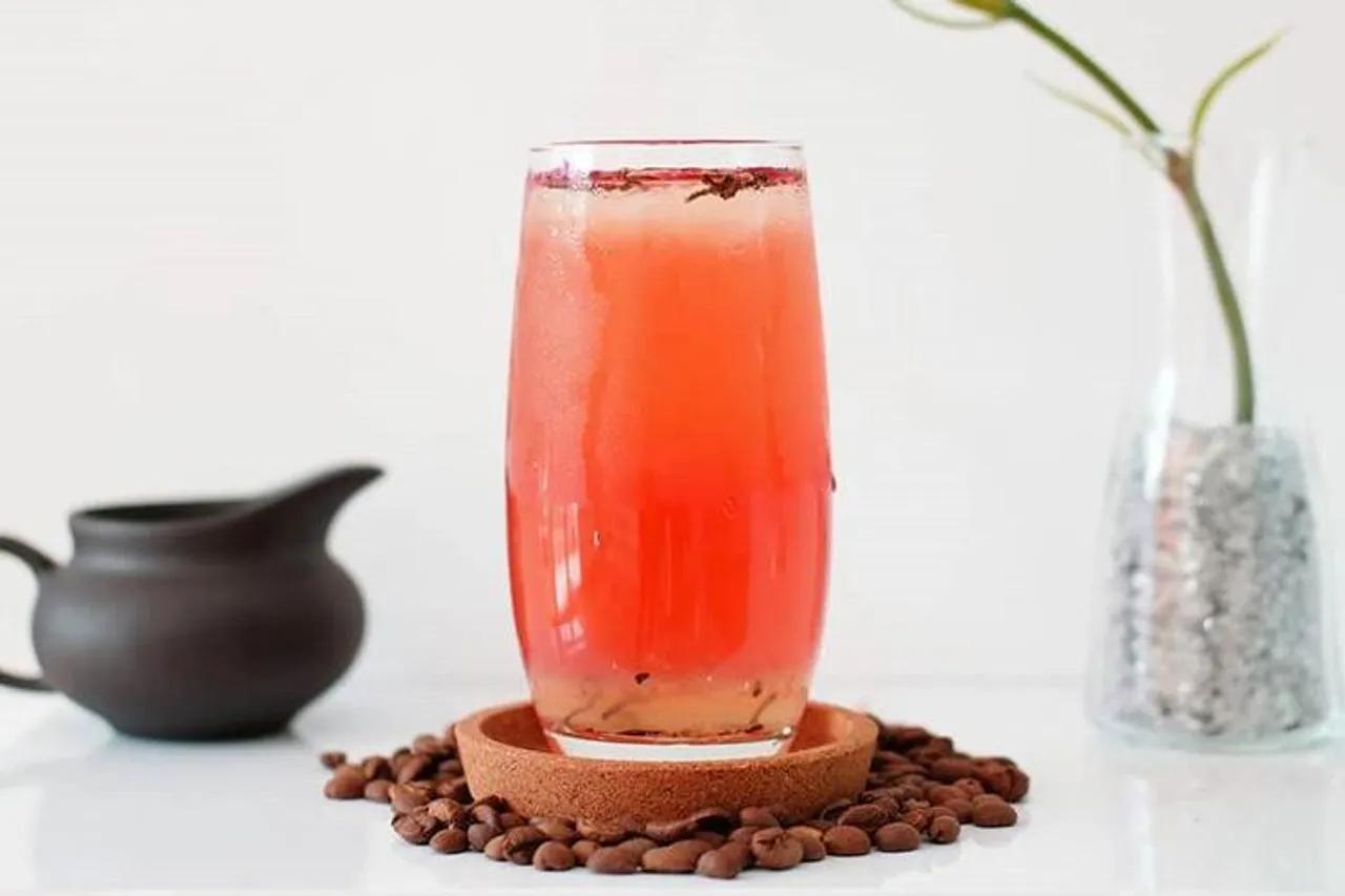 Nikmati Sajian Teh Handmade di Those Between Tea & Coffee