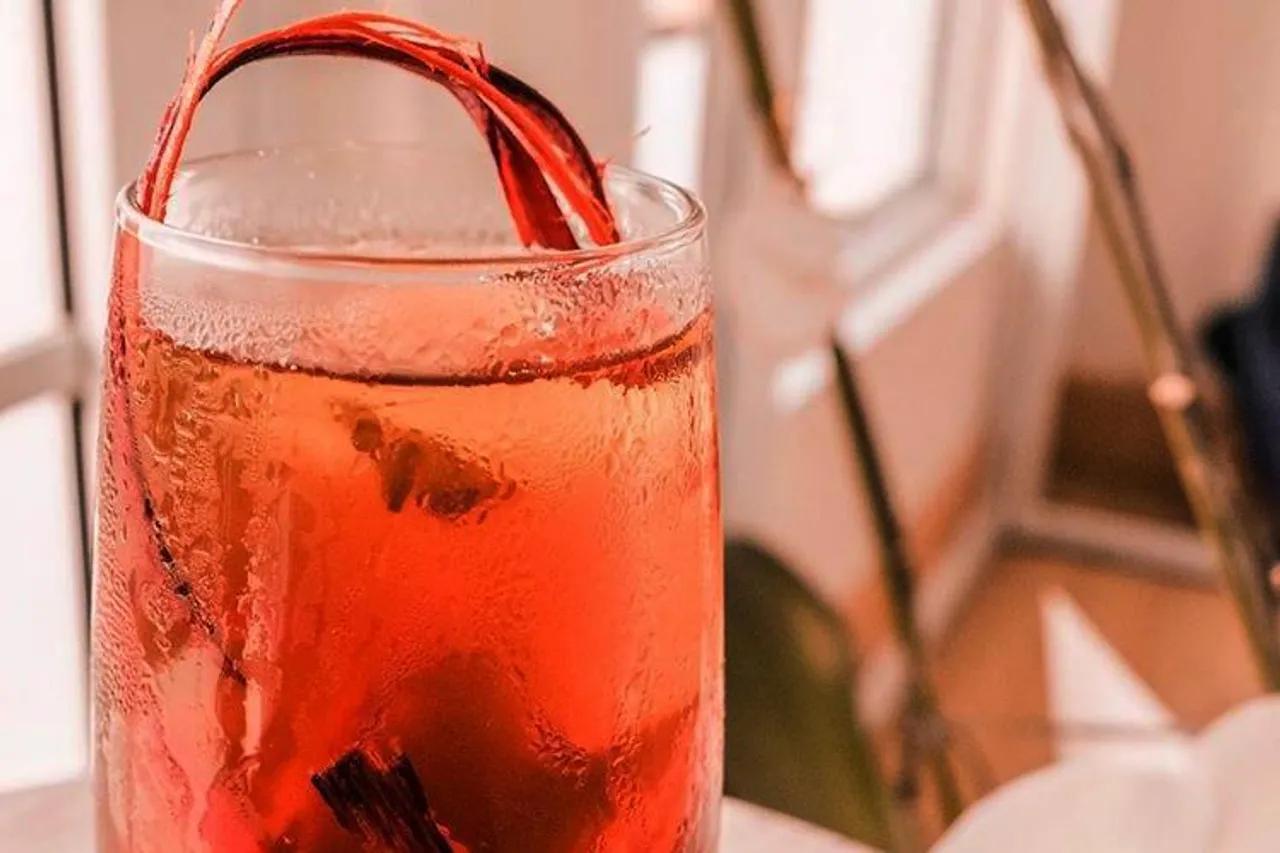 Nikmati Sajian Teh Handmade di Those Between Tea & Coffee