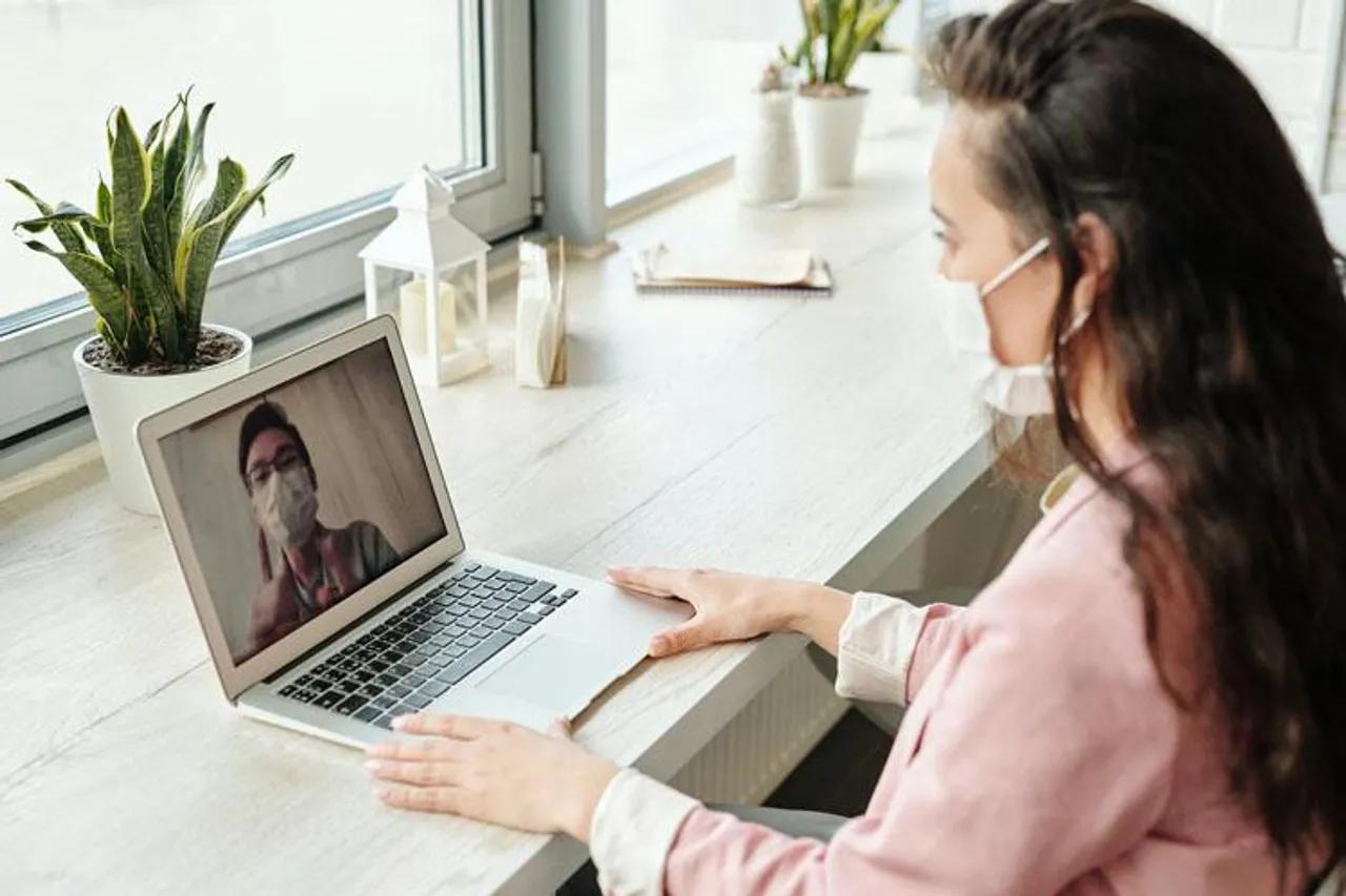 Mengatasi Perasaan Stres yang Muncul Saat Work From Home