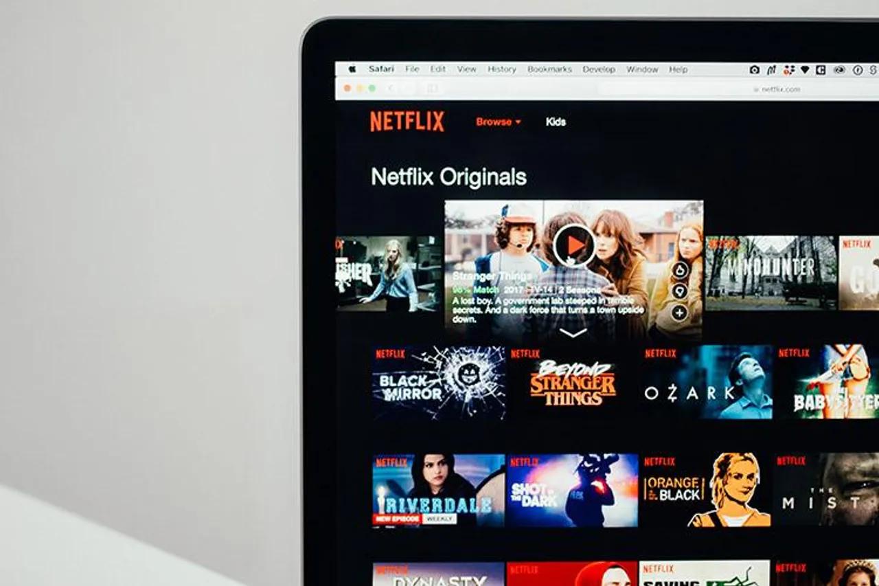 Kebiasaan Masyarakat Indonesia Menggunakan Internet Saat Pandemi