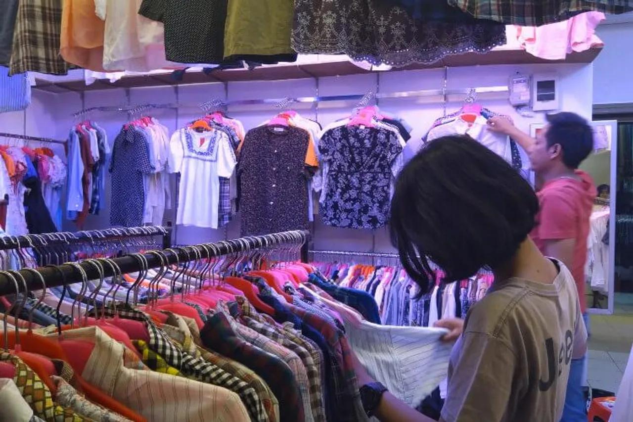 7 Tempat Thrifting Barang Branded yang Hits di TikTok