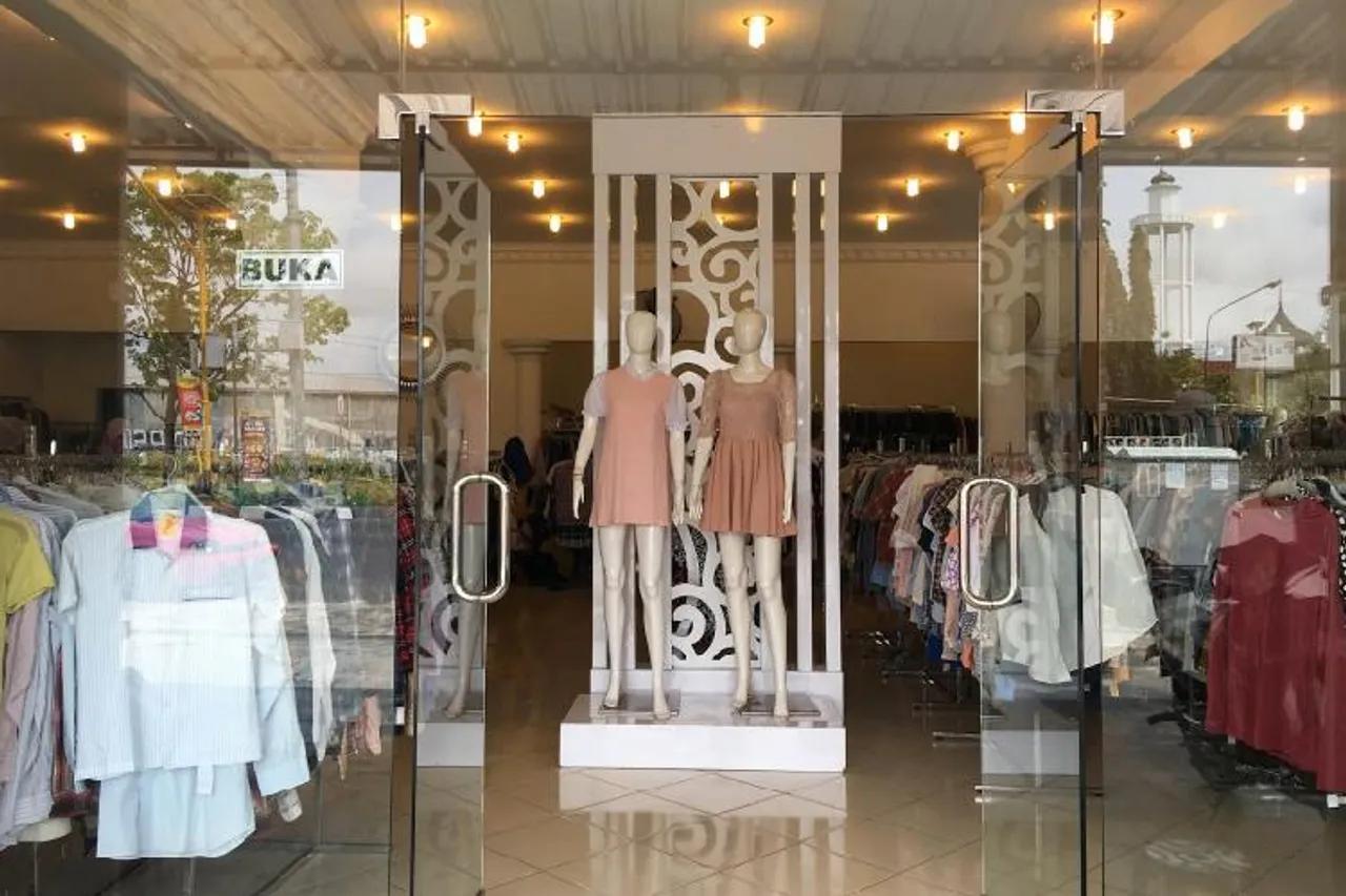7 Tempat Thrifting Barang Branded yang Hits di TikTok