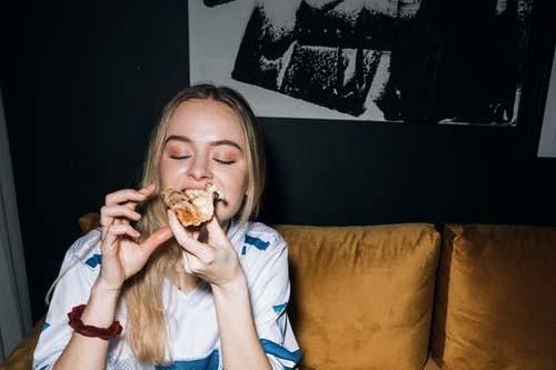 Mindful Eating, Rahasia Turunkan Berat Badan dengan Sehat