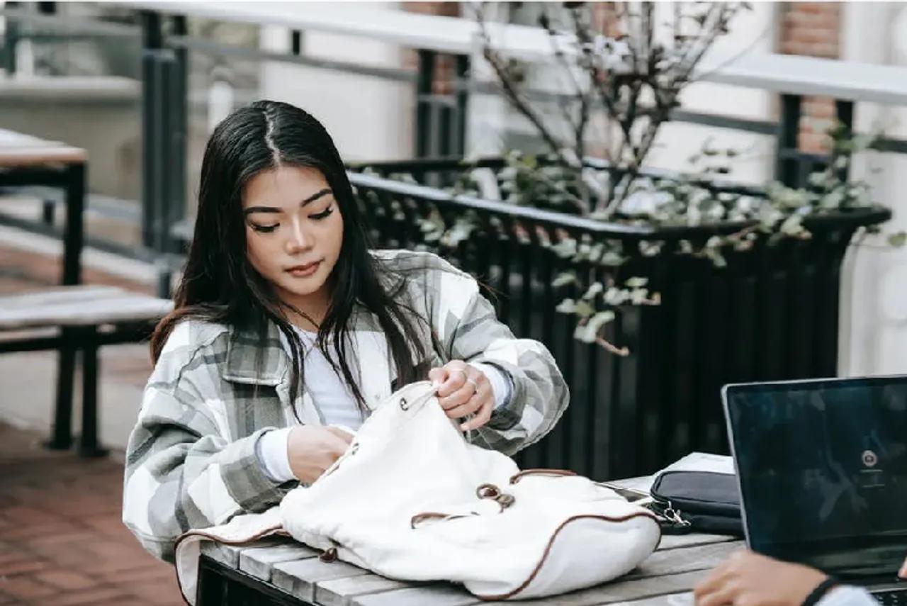 Kenali Tanda Kamu Terjebak Friendzone dan Cara Mengatasinya