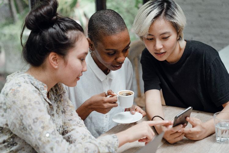 Syarat dan Cara Mendapat Centang Biru Verifikasi di Instagram