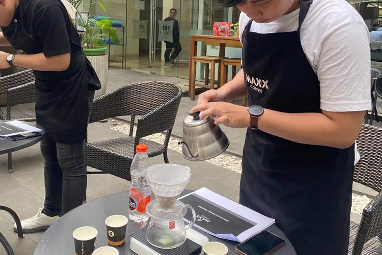 Belajar Kopi Seru Bersama Maxx Coffee di Ibis Styles Jakarta Gajah Mada